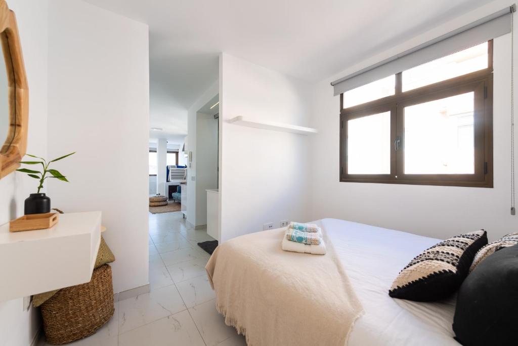 Posteľ alebo postele v izbe v ubytovaní Breeze Sea View Accommodation Las Canteras