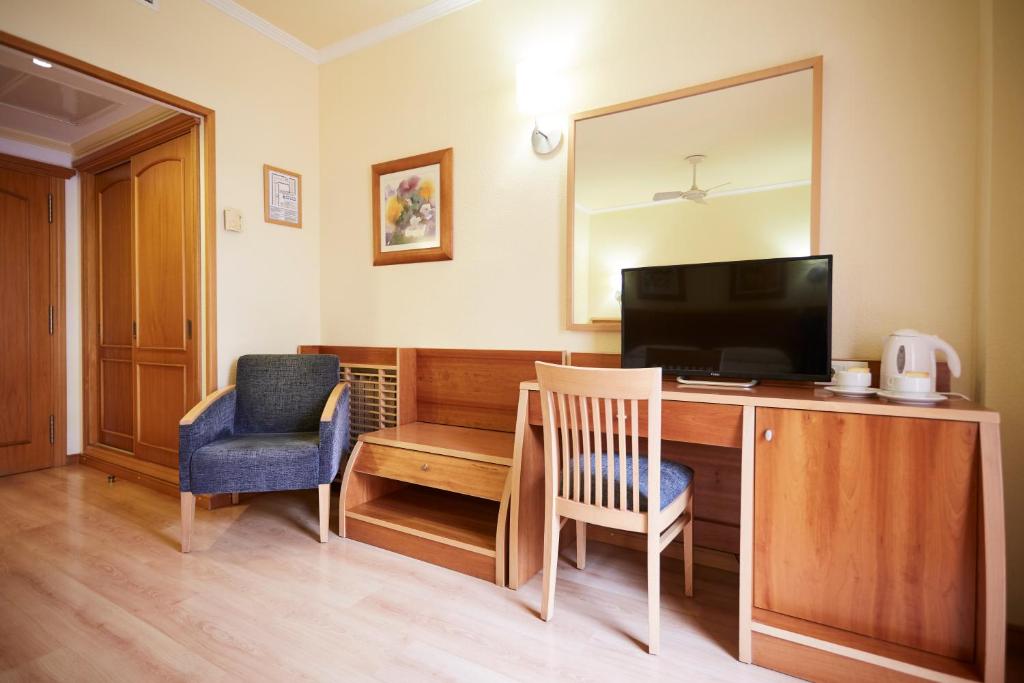 Invisa Hotel La Cala, Санта-Эулалия-дель-Рио - обновленные ...