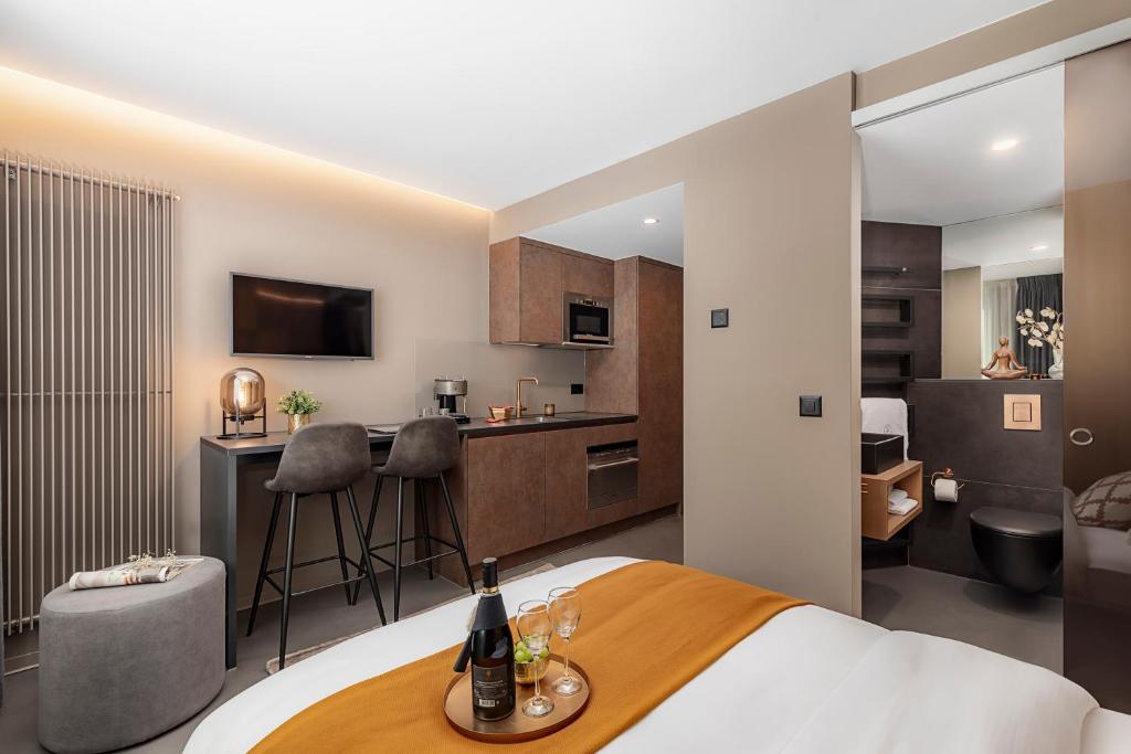 Kuchyň nebo kuchyňský kout v ubytování VISIONAPARTMENTS Basel - contactless check-in