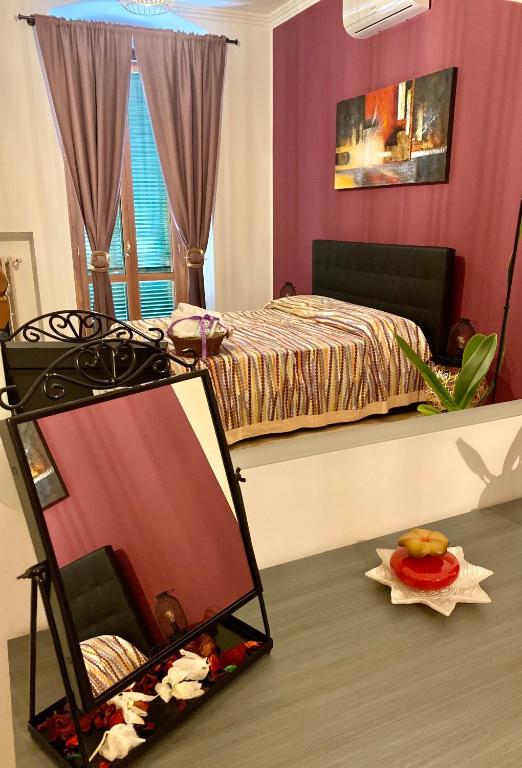 A seating area at Suite Gaia