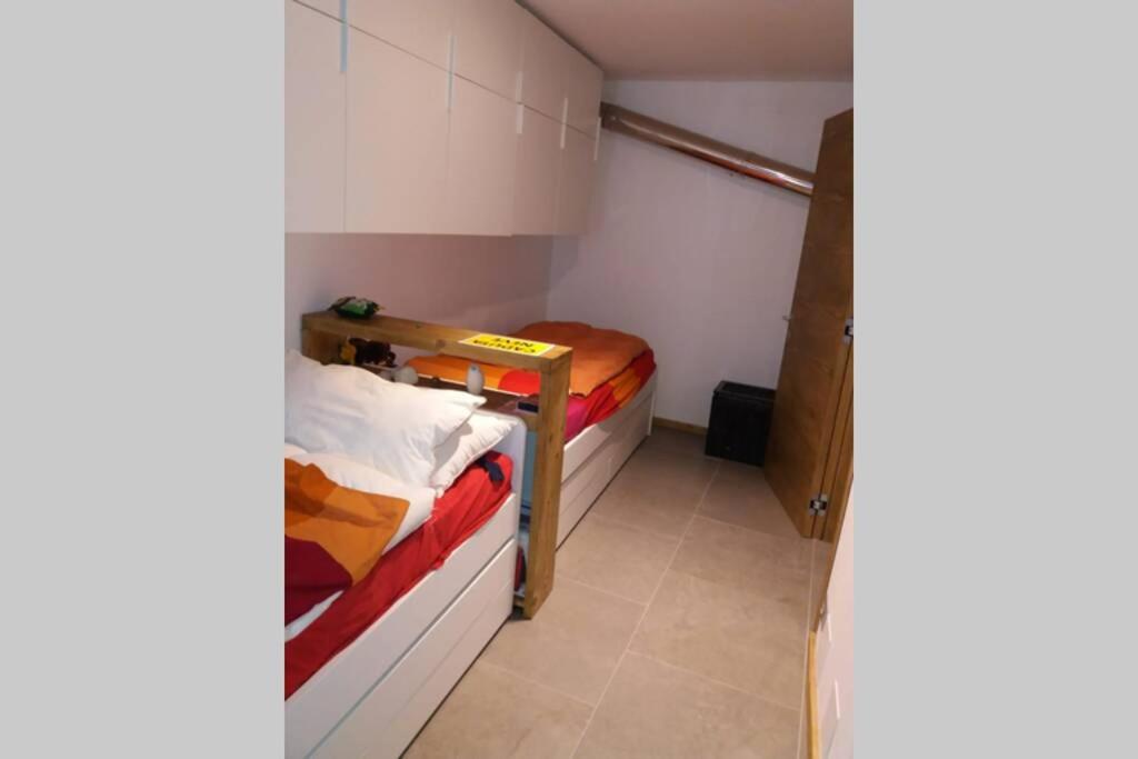 Postel nebo postele na pokoji v ubytování Appartamento in centro a Siror