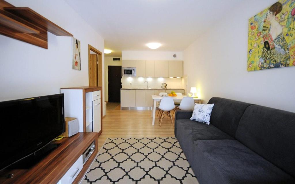 Apartamenty BalticON Polanki - Sauna, Fitness inclusive - Basen latem, Pool im Sommer - 11