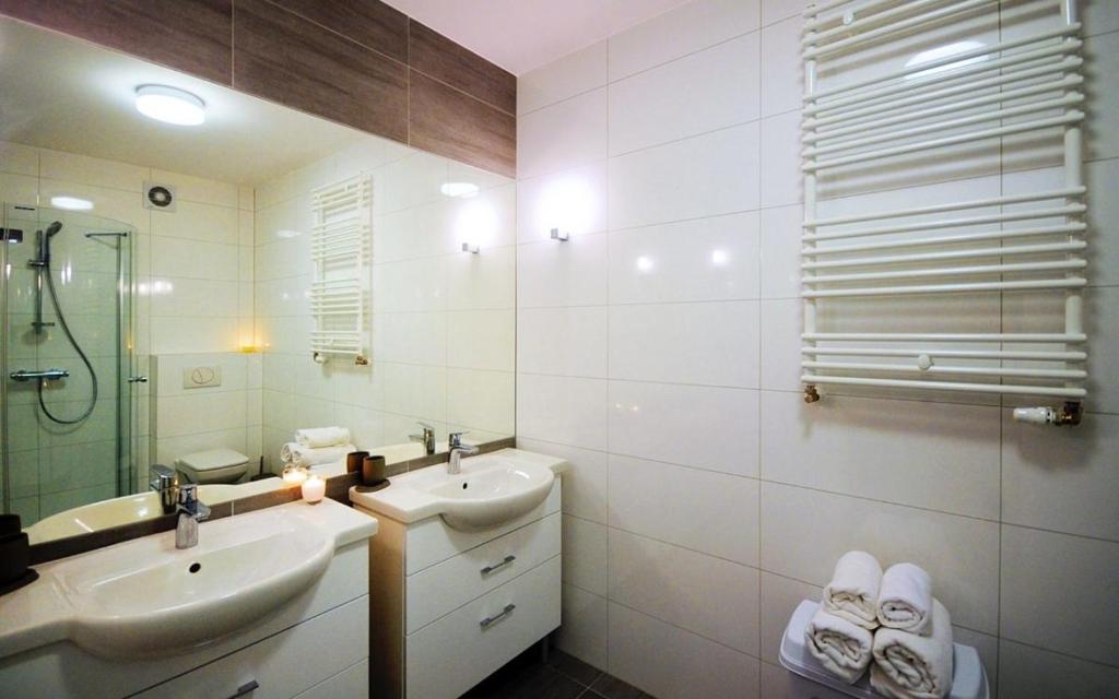 Apartamenty BalticON Polanki - Sauna, Fitness inclusive - Basen latem, Pool im Sommer - 18