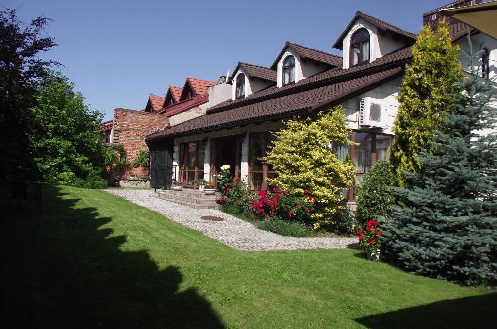 Villa Del Arte Bed & Breakfast - Housity