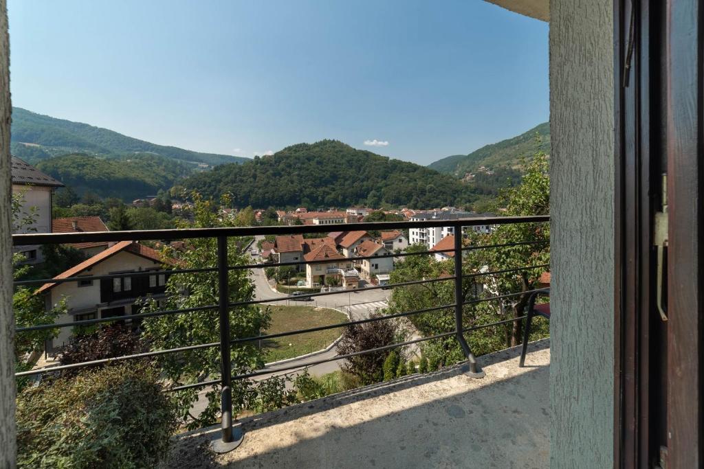 Nespecifikovaný výhled na hory nebo výhled na hory při pohledu z apartmánu