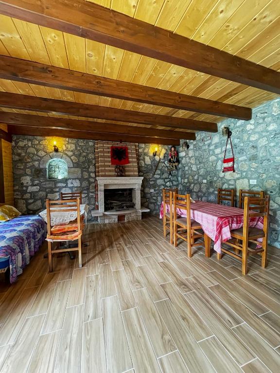 Fotografie z fotogalerie ubytování Guest House Rrashkadoli v destinaci Theth