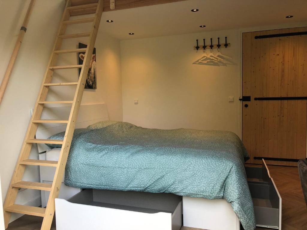 Flora’s B&B - Quadruple Room With Garden View