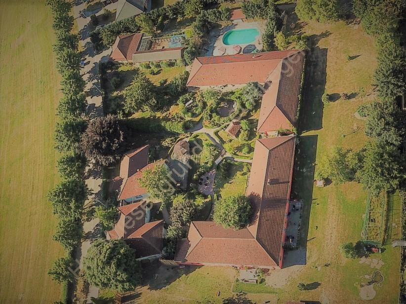 an overhead view of a house with trees and plants at 03 Blumenwiese in Parchtitz