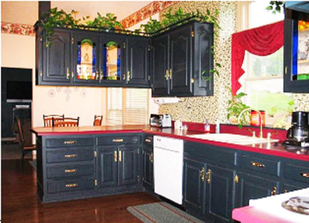 Spruce Hill Inn & Cottages photo