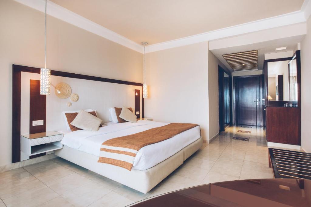 Postel nebo postele na pokoji v ubytování Iberostar Selection Royal El Mansour