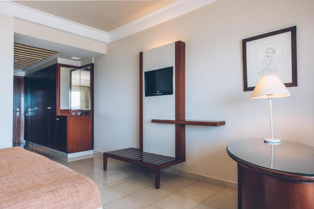 Postel nebo postele na pokoji v ubytování Iberostar Selection Royal El Mansour