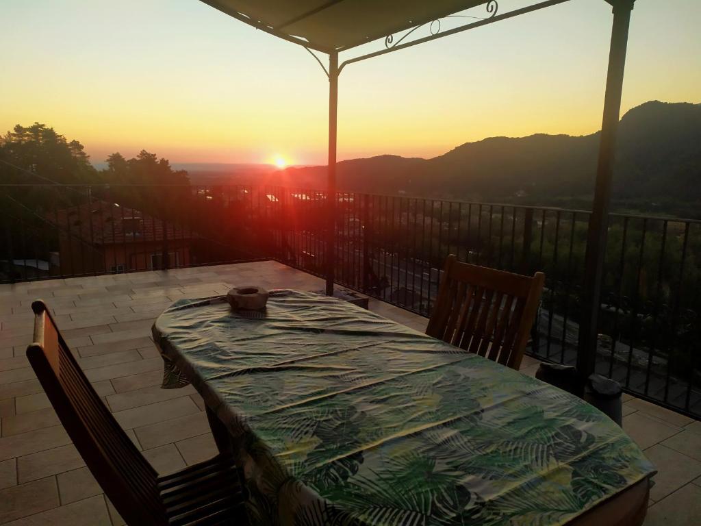 Nespecifikovaný výhled na hory nebo výhled na hory při pohledu z bed and breakfast