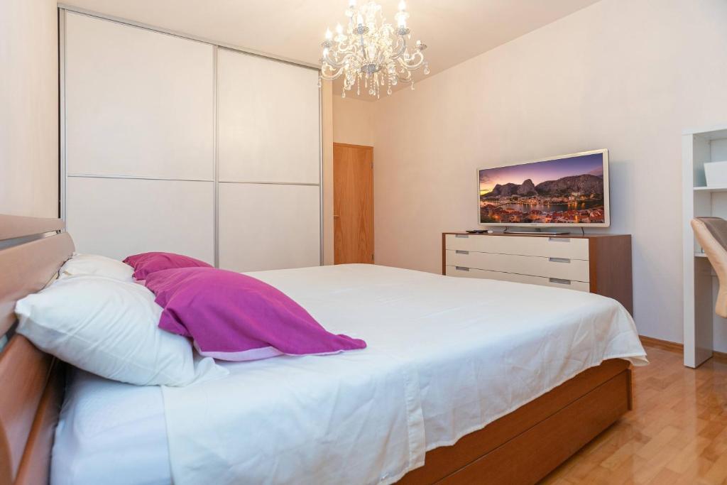 Posteľ alebo postele v izbe v ubytovaní Apartment Relax whit big terrace 170m2 Near the best Beach in City