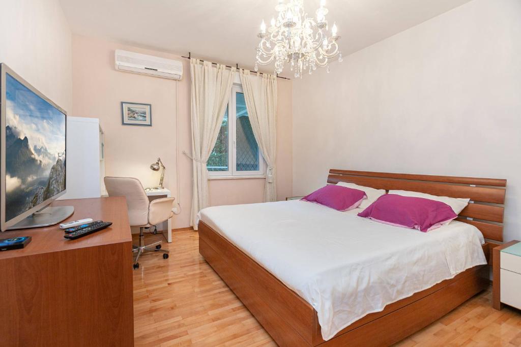 Posteľ alebo postele v izbe v ubytovaní Apartment Relax whit big terrace 170m2 Near the best Beach in City