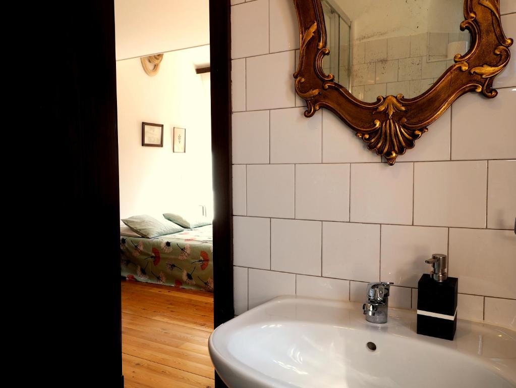 Framer's House - Authentic Downtown - 11