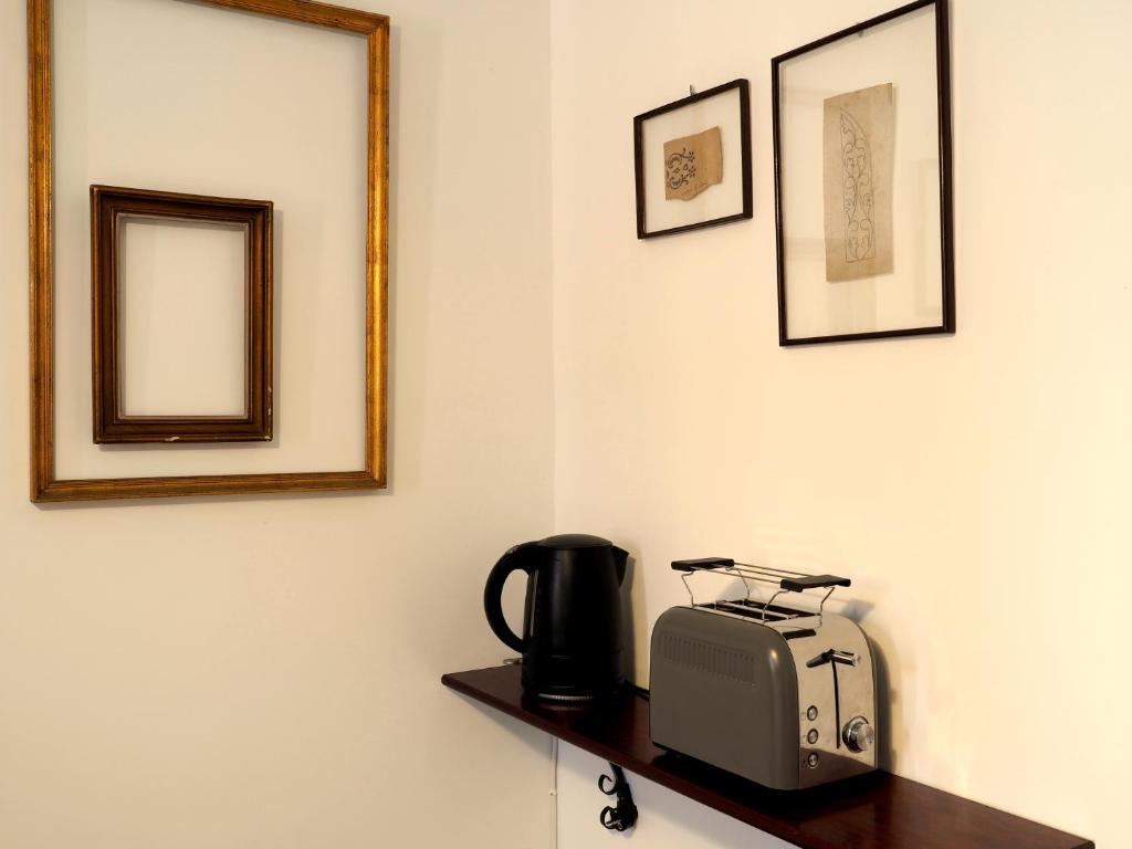 Framer's House - Authentic Downtown - 7