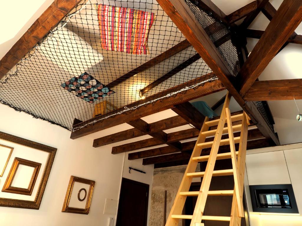 Framer's House - Authentic Downtown - 19