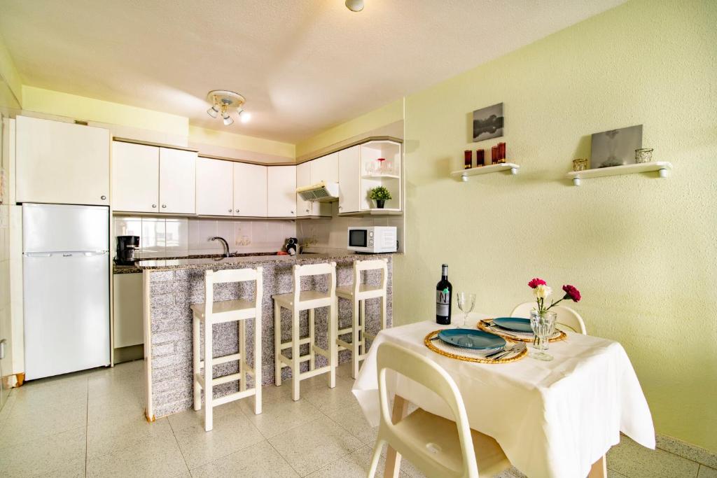 Kuchyň nebo kuchyňský kout v ubytování Alquilaencanarias- Medano Apartment Bogavante