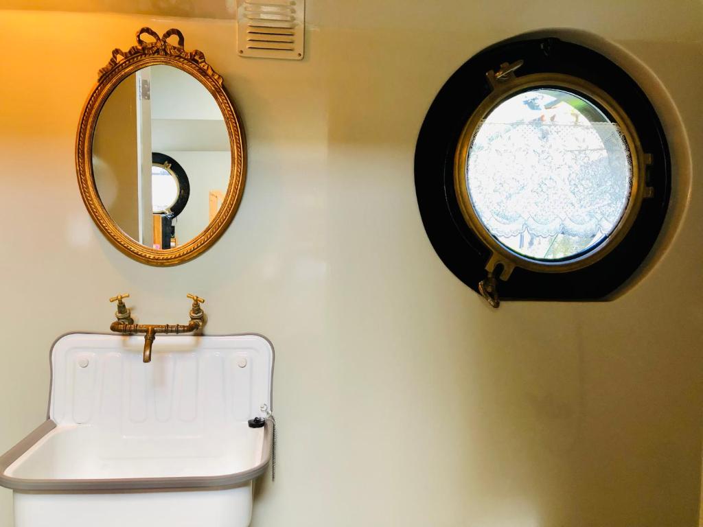 Repisa y Espejo para Baño Remb en Madera Vintage