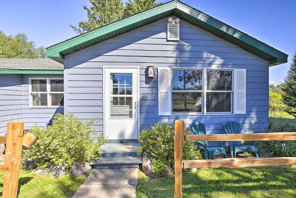 Wisconsin Community Cottage with Charcoal Grill