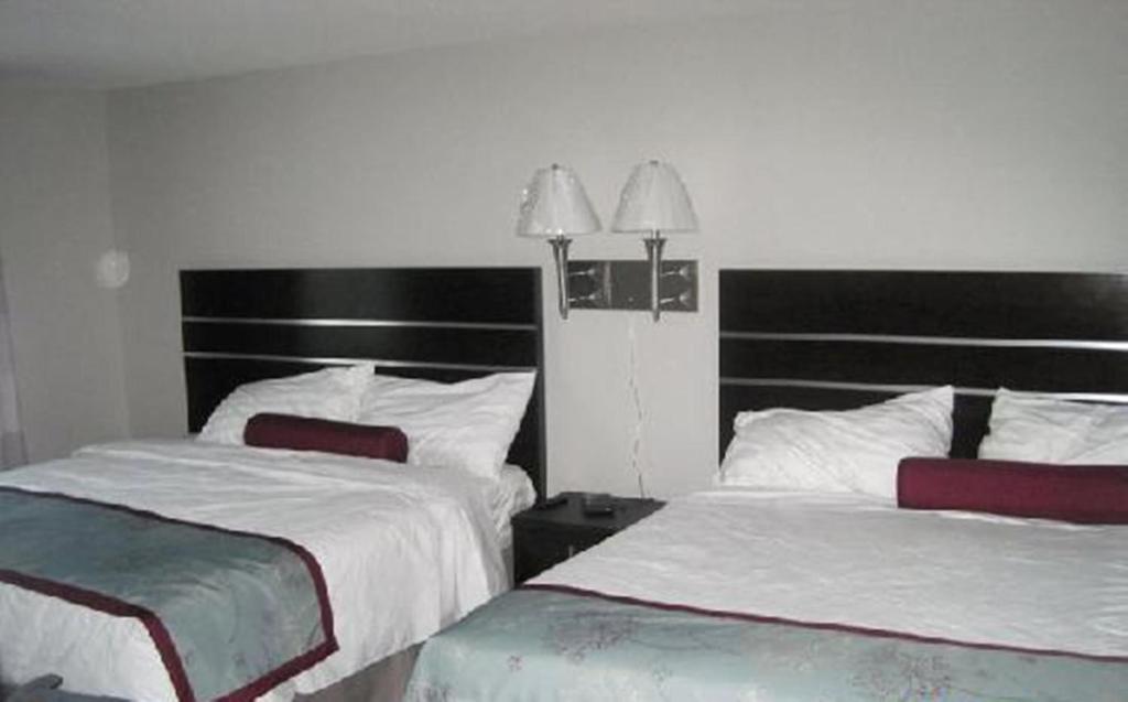 
Double Room with Two Double Beds - Non-Smoking
