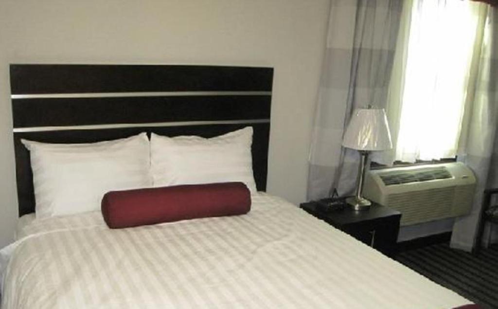 Super 8 by Wyndham Saskatoon Near Downtown - Resim 21
