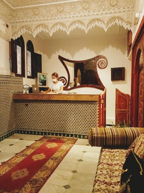 Posezení v ubytování Hôtel Sid El Aidi Médina