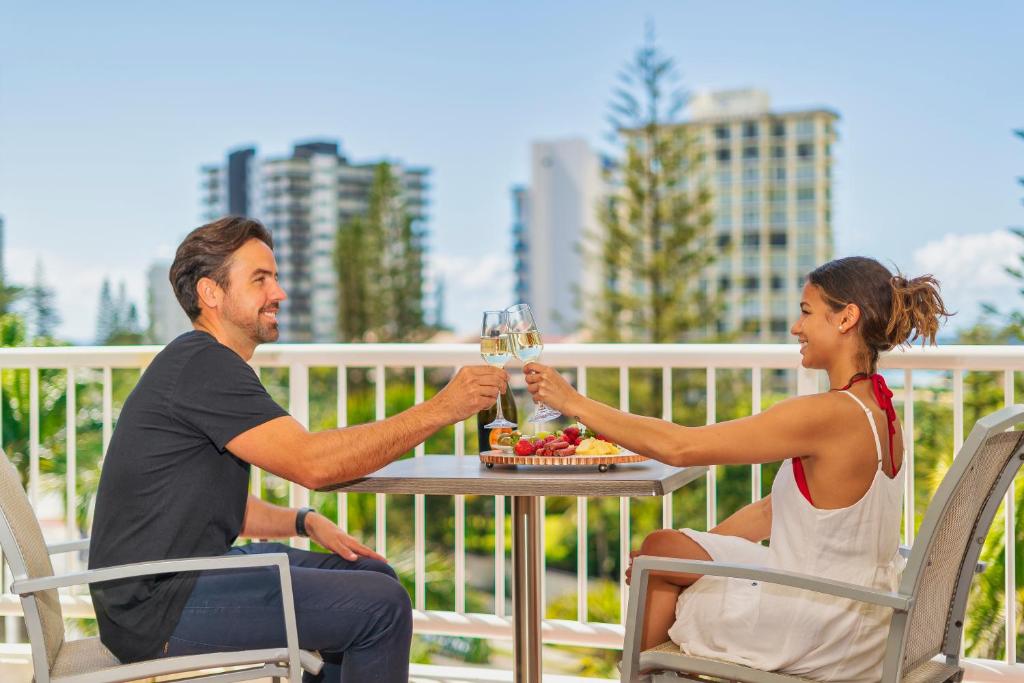 Sovereign on the Gold Coast - Resim 8