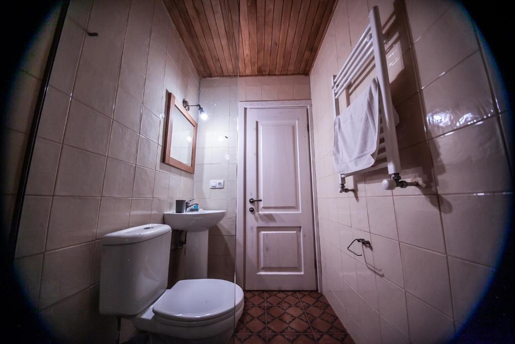 Koupelna v ubytování Latour Mestia