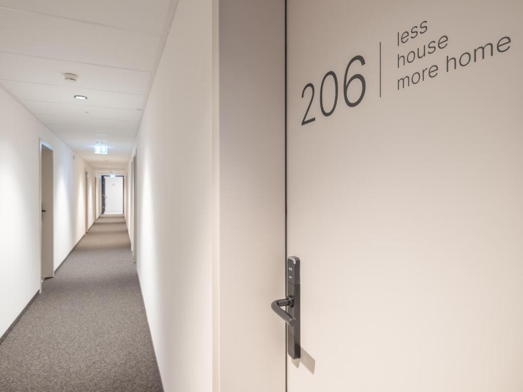 Hotel AT HOME - late arrival self check in - Resim 15