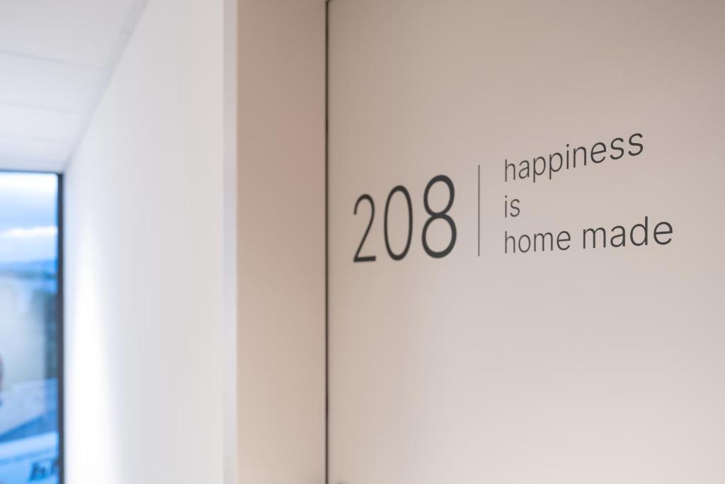 Hotel AT HOME - late arrival self check in - Resim 29