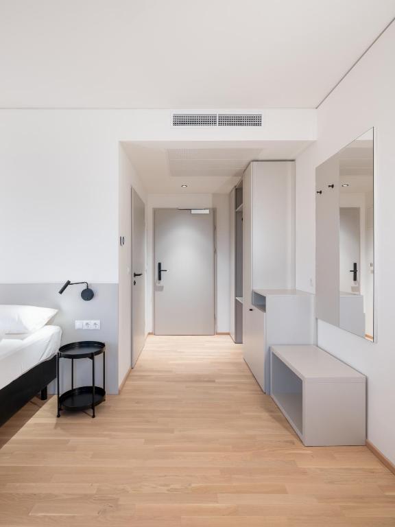 Hotel AT HOME - late arrival self check in - Resim 33