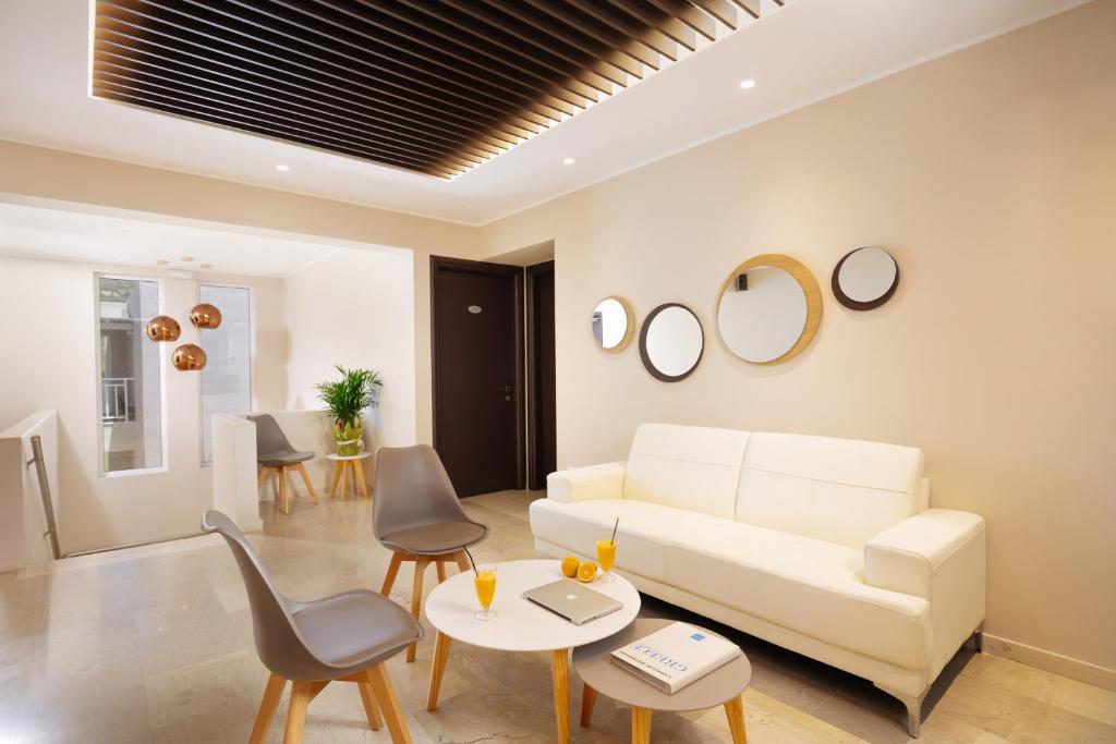 Posezení v ubytování Lamon Hotel