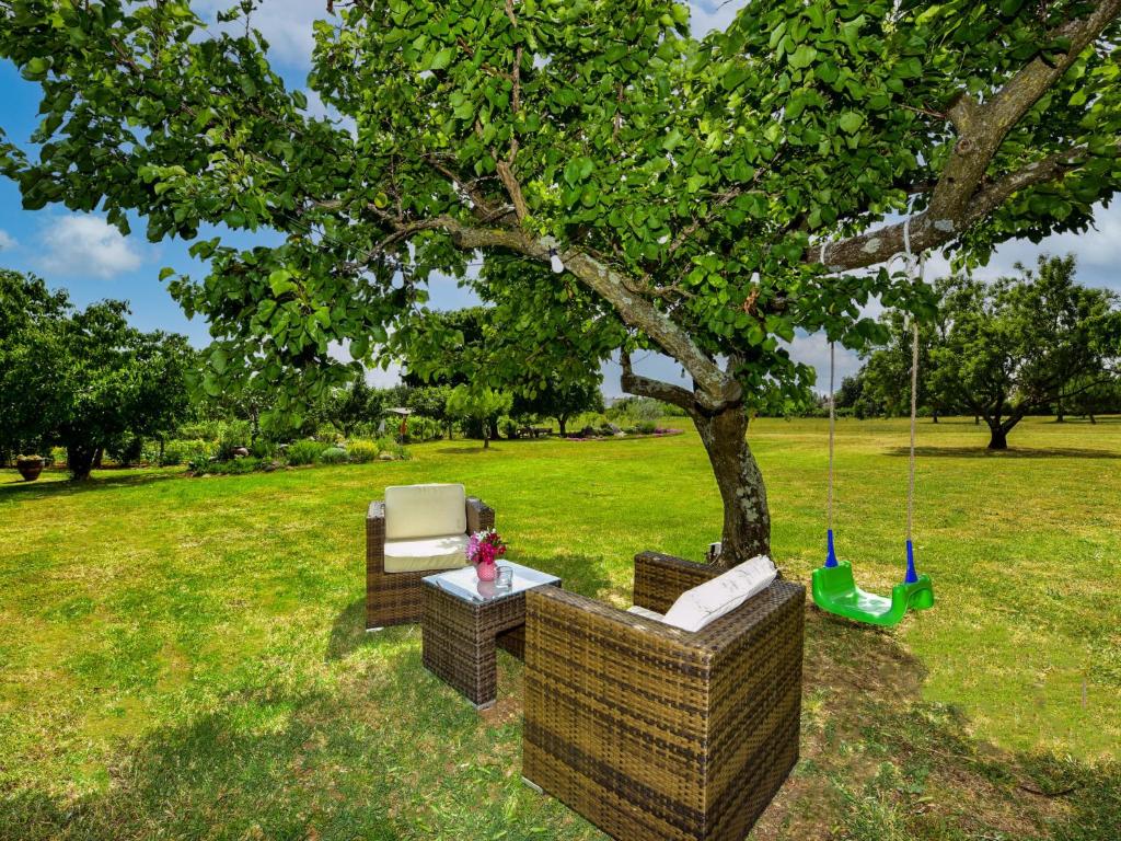 Vonkajšia záhrada v ubytovaní Holiday Home Glicinia by Interhome