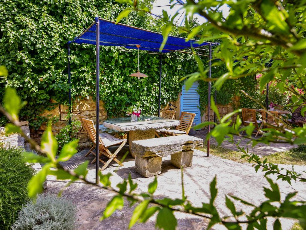 Vonkajšia záhrada v ubytovaní Holiday Home Glicinia by Interhome