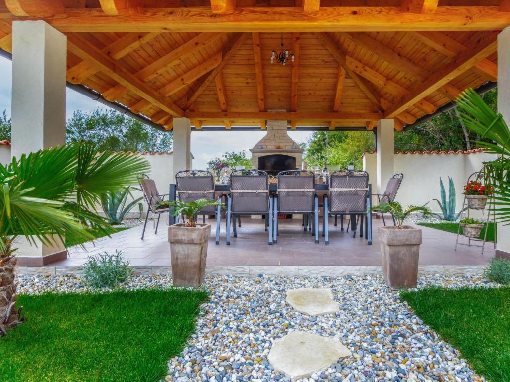 Fotografie z fotogalerie ubytování Holiday Home Villa Anna - CKV350 by Interhome v destinaci Bribir