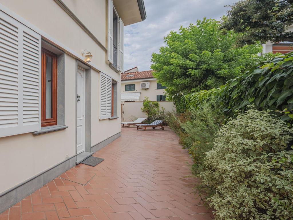 Vonkajšia záhrada v ubytovaní Holiday Home Rosa by Interhome