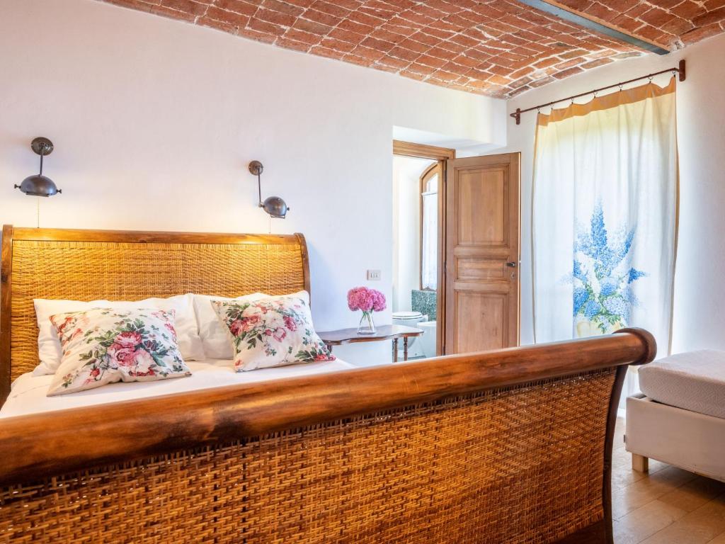 Łóżko lub łóżka w pokoju w obiekcie Villa Bric del Vento by Interhome