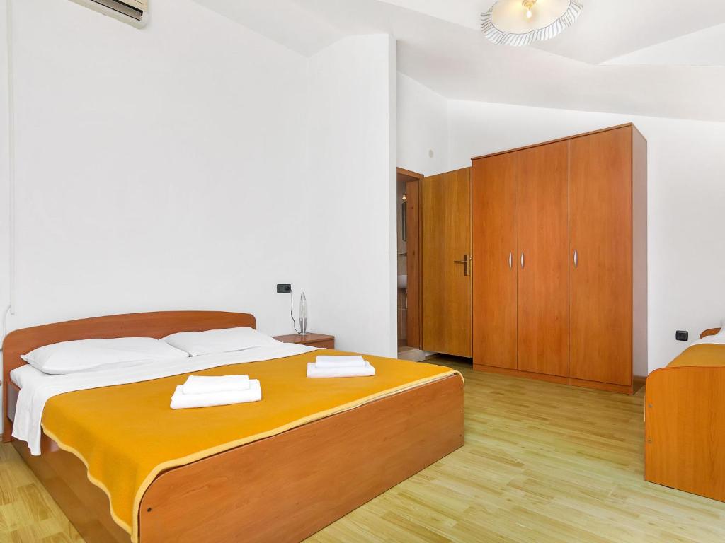Posteľ alebo postele v izbe v ubytovaní Apartment Rubin-4 by Interhome