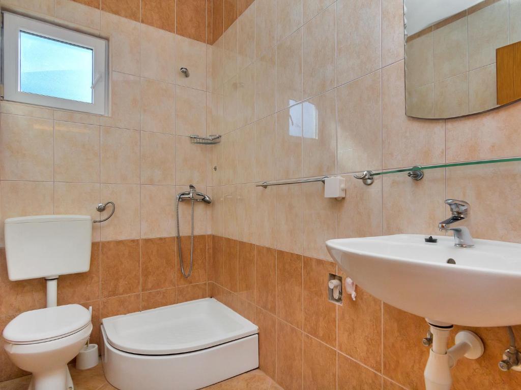 Kúpeľňa v ubytovaní Apartment Rubin-4 by Interhome