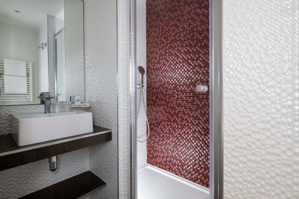 Hôtel Regina Opéra Grands Boulevards - Resim 7