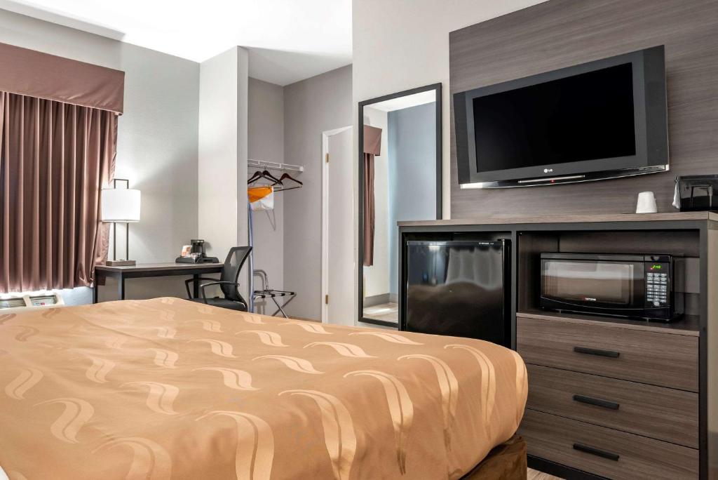 Quality Inn & Suites Demopolis - Chambre Lit King-Size Standard - Non-Fumeurs