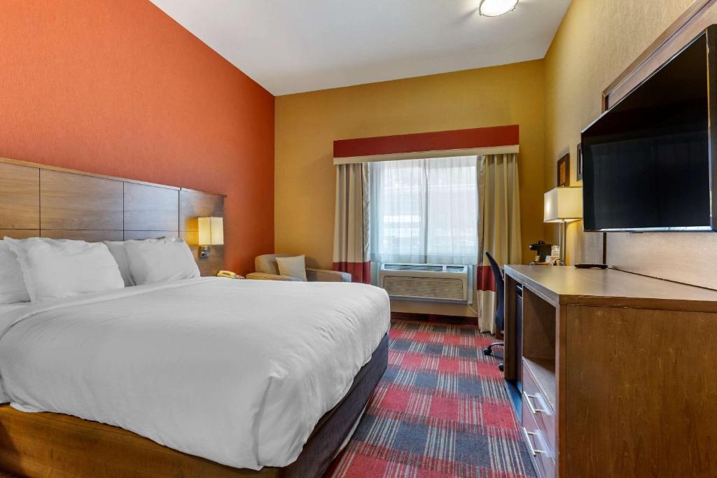 Postel nebo postele na pokoji v ubytování Comfort Inn Flagstaff Lucky Lane I-40