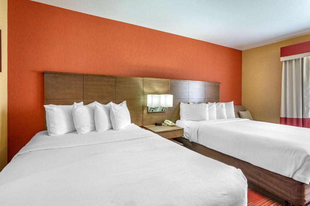 Postel nebo postele na pokoji v ubytování Comfort Inn Flagstaff Lucky Lane I-40