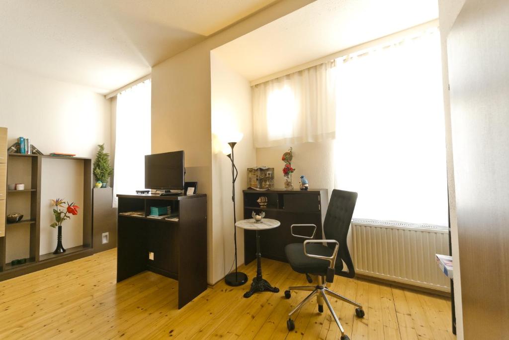 Televízia a/alebo spoločenská miestnosť v ubytovaní Apartments in Vienna near Schönbrunn & Westbahnhof - Keyless Check-In