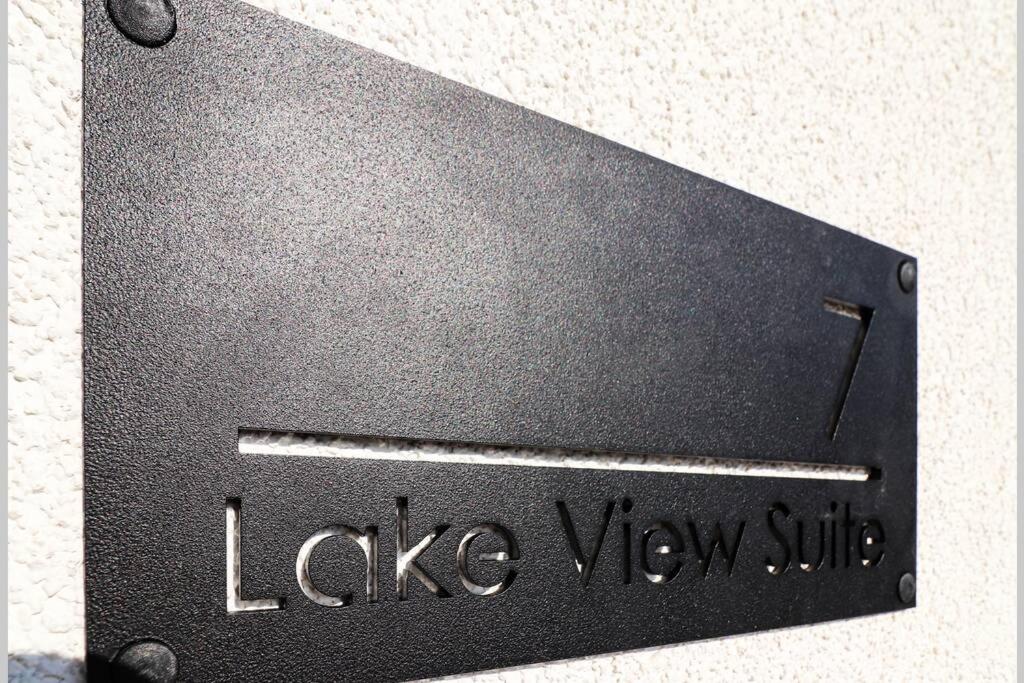 Lake View Suite
