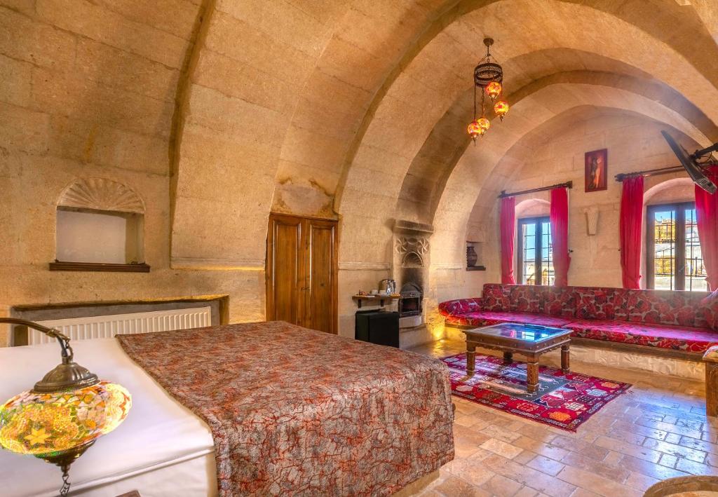 Adora Cave Suites - - 1