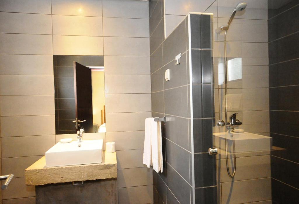 Lost & Found - Guesthouse & Suites - 15