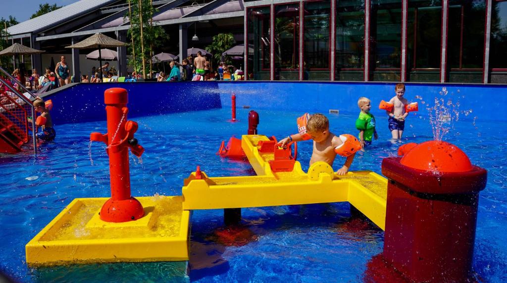 Bazén v ubytování Camping Wedderbergen nebo v jeho okolí
