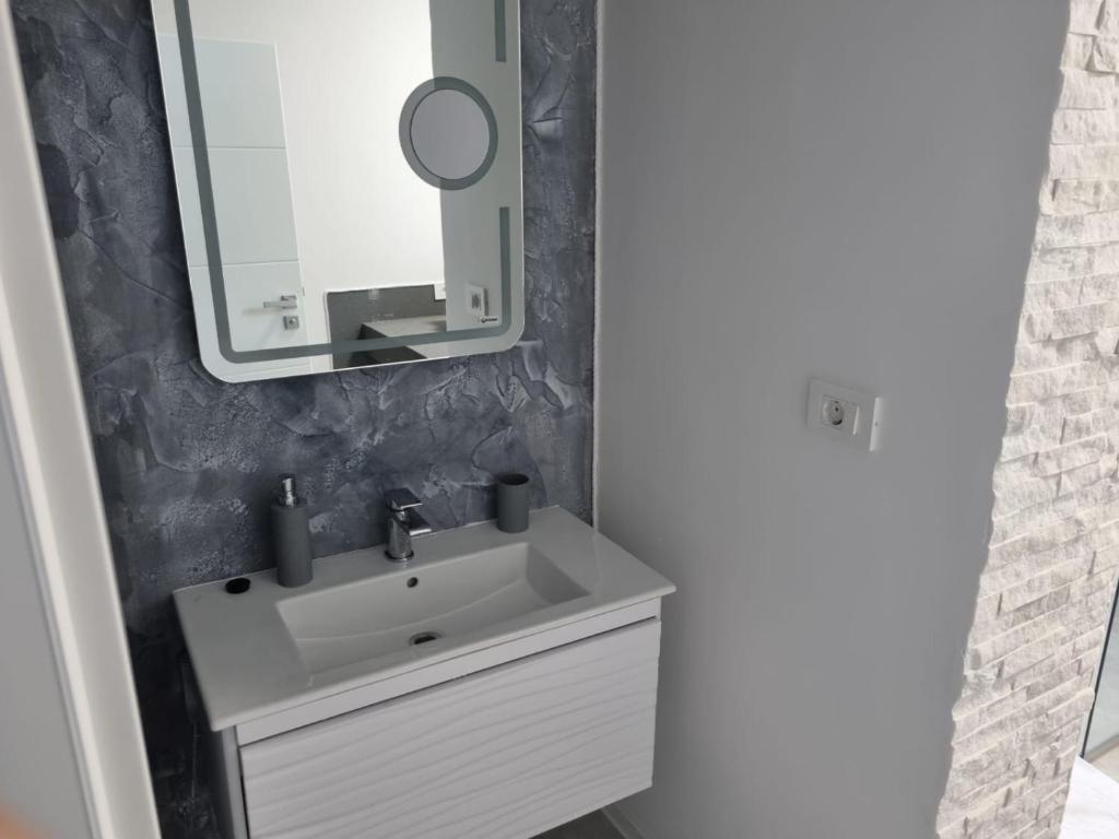 Georgiana Apartments - Deluxe King Studio